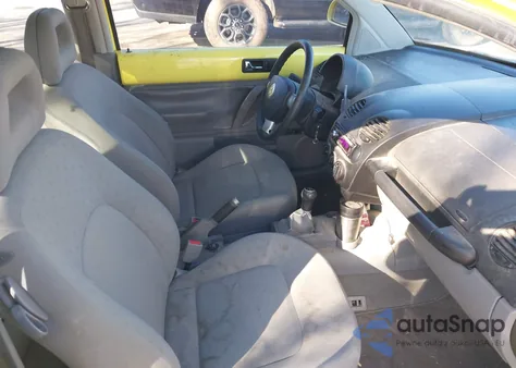 2000 Volkswagen New Beetle Gl from USA, damaged, VIN 3VWBA21C4YM409568